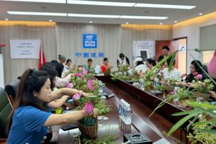 ?超震撼！一镜到底沉浸感受凤凰山全场围巾墙+4万人浪漫合唱